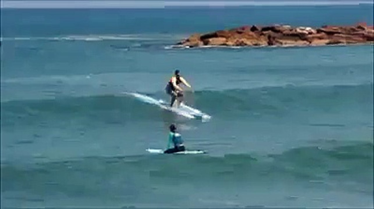 Surf : deux saltos arrière sur sa planche, incroyable !
