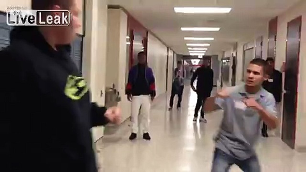 Texas high school hall brawl: Little guy holds his own against a much bigger opponent