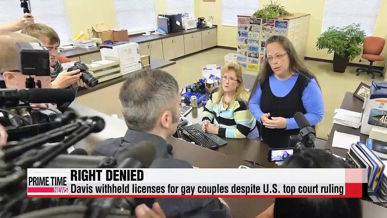 Clerk jailed for denying gay marriage licenses