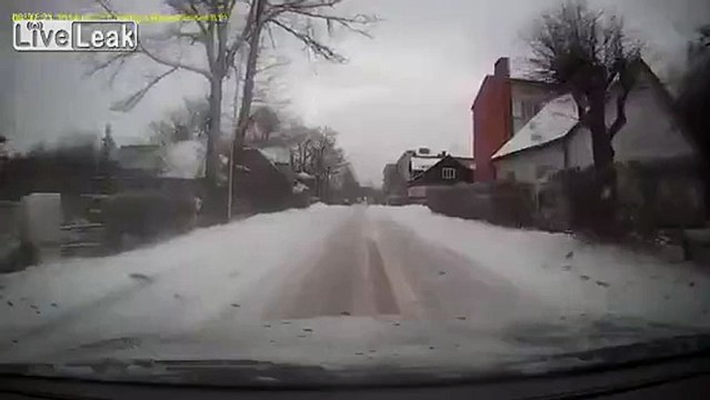 Driver avoids hitting kids on sleigh