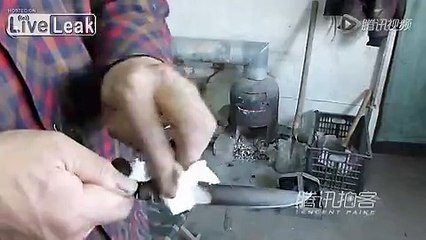 Master manually makes hunting knife