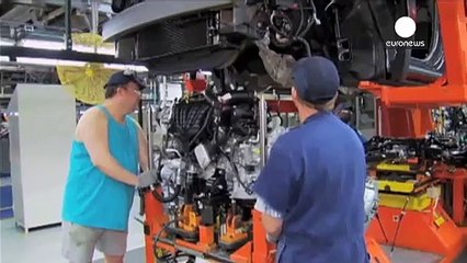 US unemployment falls again to 71/2 year low