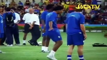 RONALDINHO SKILLS AND TRICKS