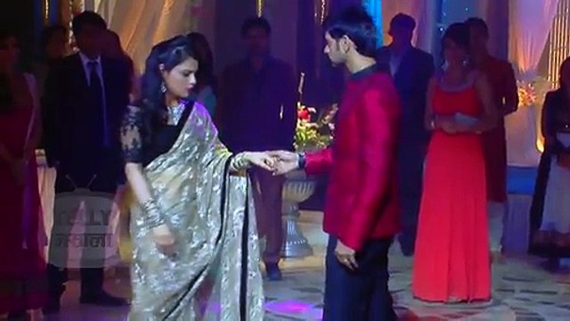 Ranveer Dresses Up Like Chirag To Reveal Ritika's Truth - Meri Aashiqui Tum Se Hi