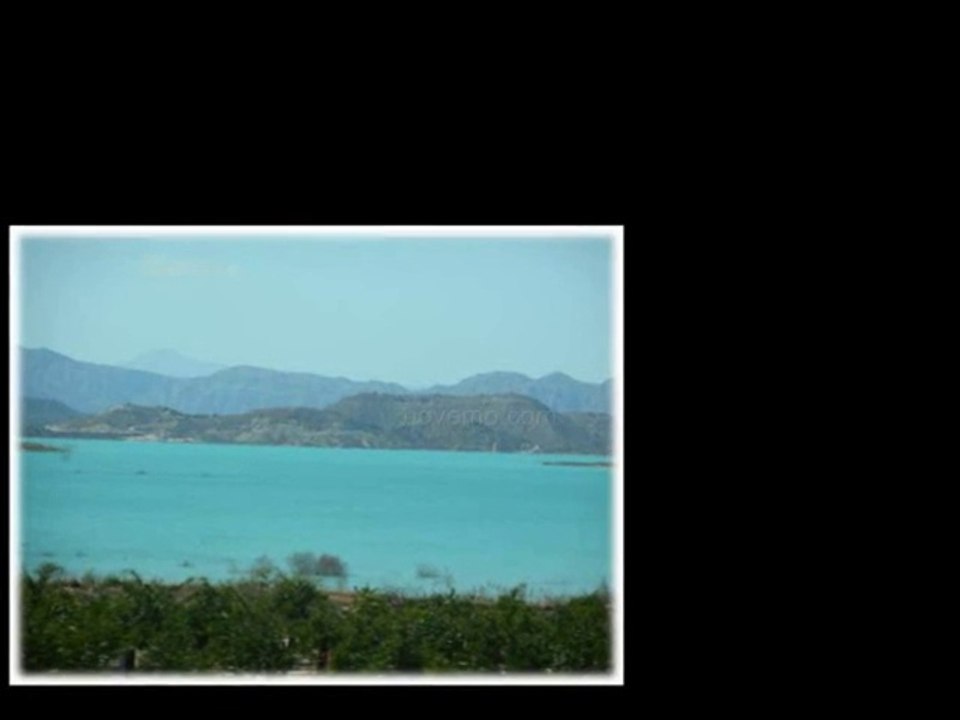 Plonger au coeur de paysages fantastiques. Eau bleue claire - Images insolites