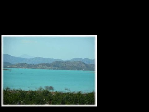 Plonger au coeur de paysages fantastiques. Eau bleue claire - Images insolites