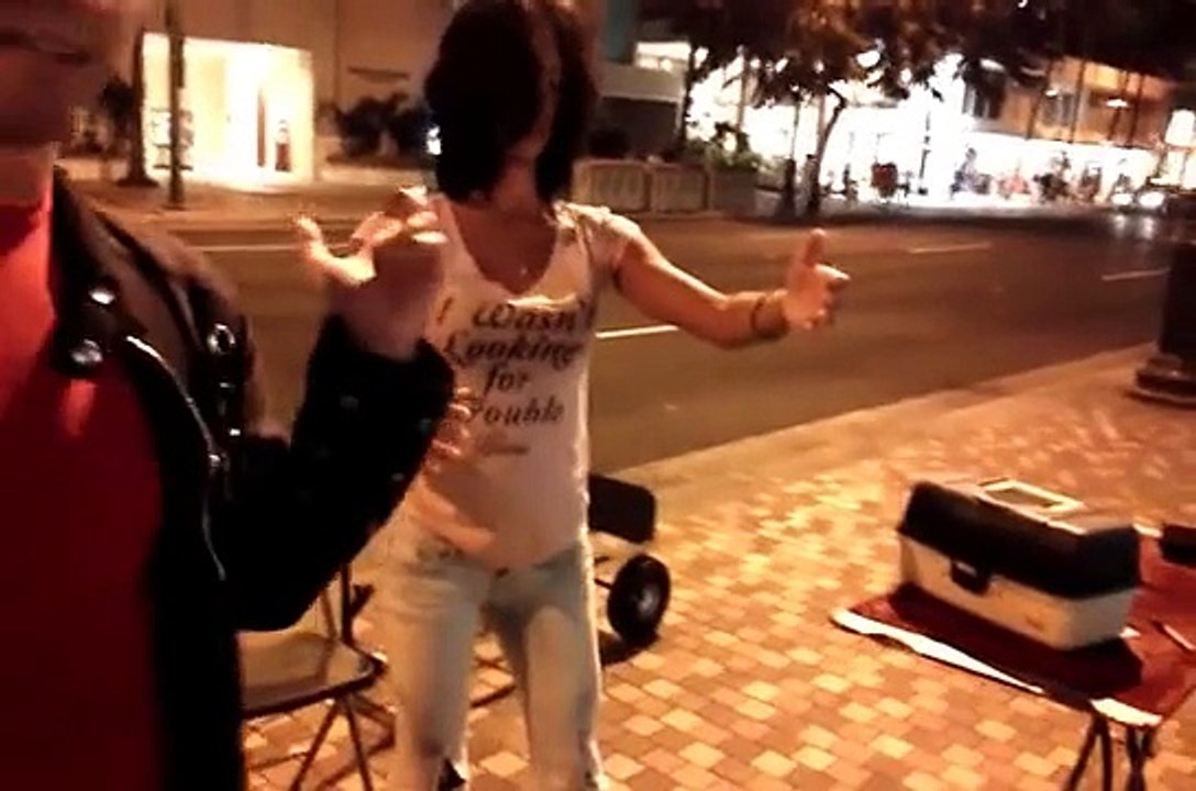 Steve hypnotizes Ginger - She doesn't remember anything.