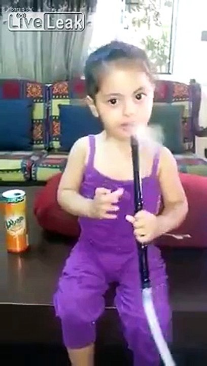 mother let her daughter smoke shisha - video Dailymotion