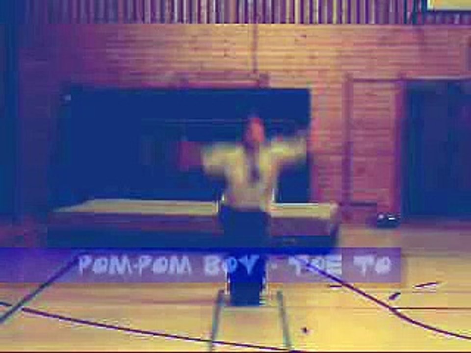 Pom-pom Boy - Toe Touch