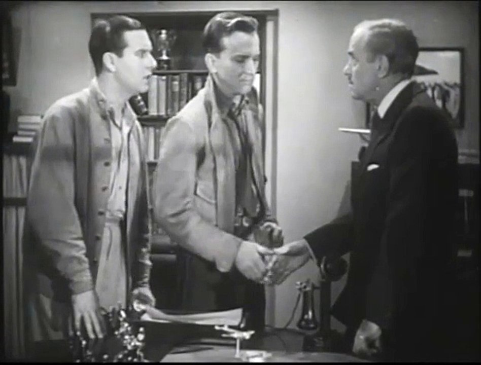 Crimson Romance (1934) - Ben Lyon, Sari Maritza, Erich von Stroheim - Trailer (Action, Drama, War)