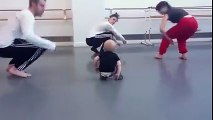 Mały instruktor tańca