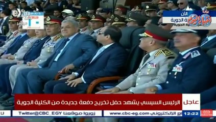 مهارات فائقة في قيادة طائرات التدريب الموجودة بالكلية الجوية