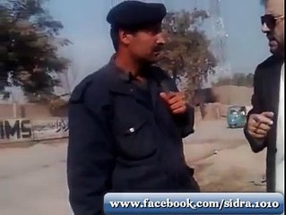 خیبر پختونحوا کے ایک وزیر نے پولیس والے سے رشوت برآمد کر لی