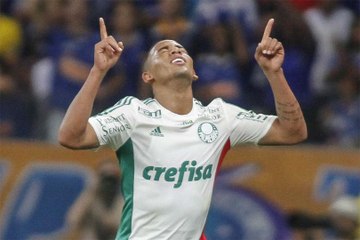 Gabriel Jesus ganha samba em sua homenagem