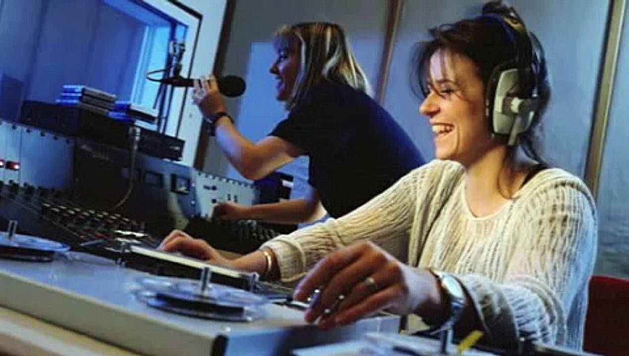 Pirmoji radijo laida Pukas