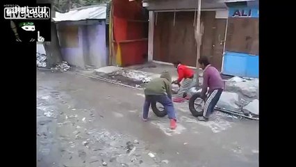 IDF try to stop a tire bomb in Palestine