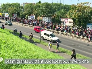Des migrants quittent la Hongrie à pied, l'Europe sous pression