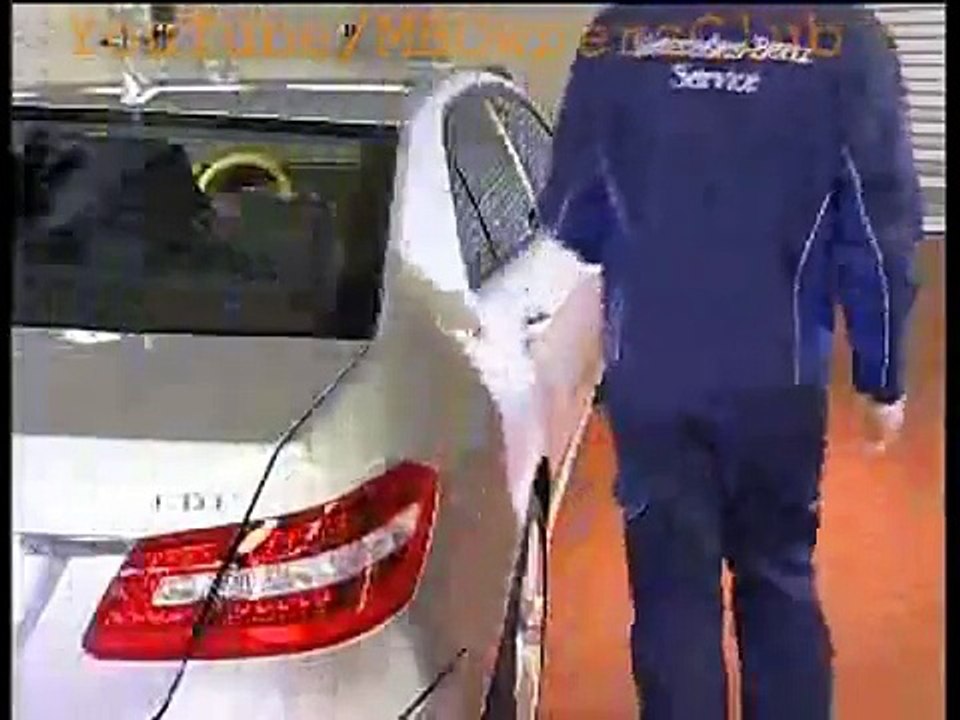 Mercedes Benz ( removal of the instrument cluster on the new E-Class )