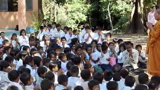Lichtblick für die Schüler und Lehrer der Grundschule in Peak Sneng in Kambodscha
