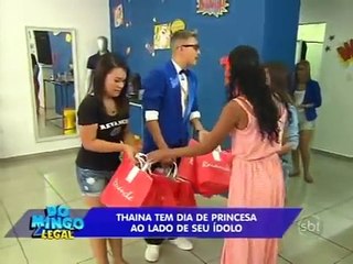 MC Gui passa dia com princesa no Magic City
