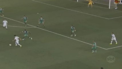 Santos vence a Chapecoense e se aproxima do G4