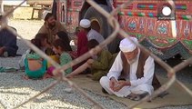 عودة آلاف اللاجئين الأفغان إلى بلدهم بعد أن أصبح غير مرحب بهم في باكستان