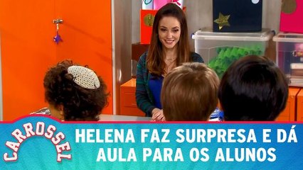 Helena faz surpresa e dá aula para os alunos