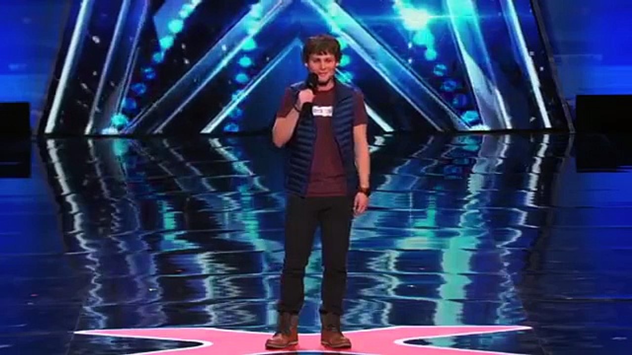 كوميديان رهيب جدا يحصل على الباز الذهبي - Got Talent