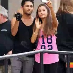 Ariana Grande: Music & Pop Icon 🎤