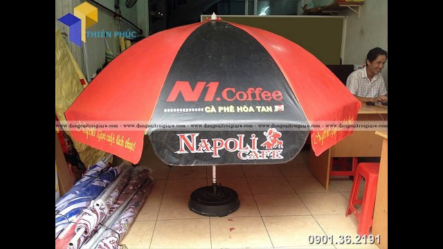 Xuong san xuat du quang cao ngoai troi