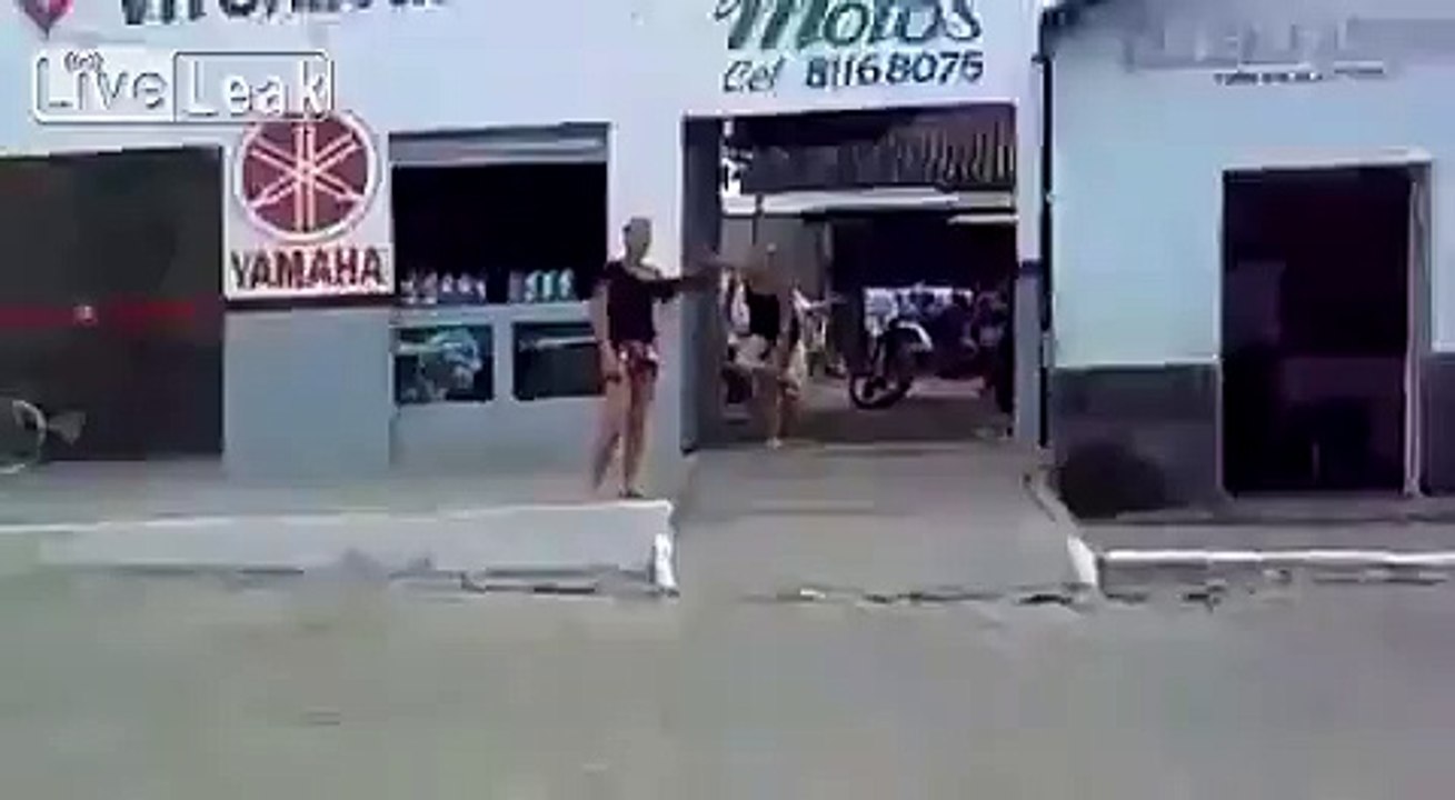 Scrap two girls fight