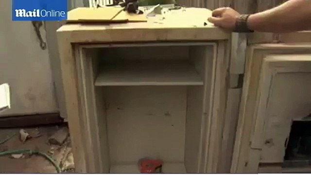Old safe given up for scrap found to be filled with $2 5MILLION in gold and silver coins