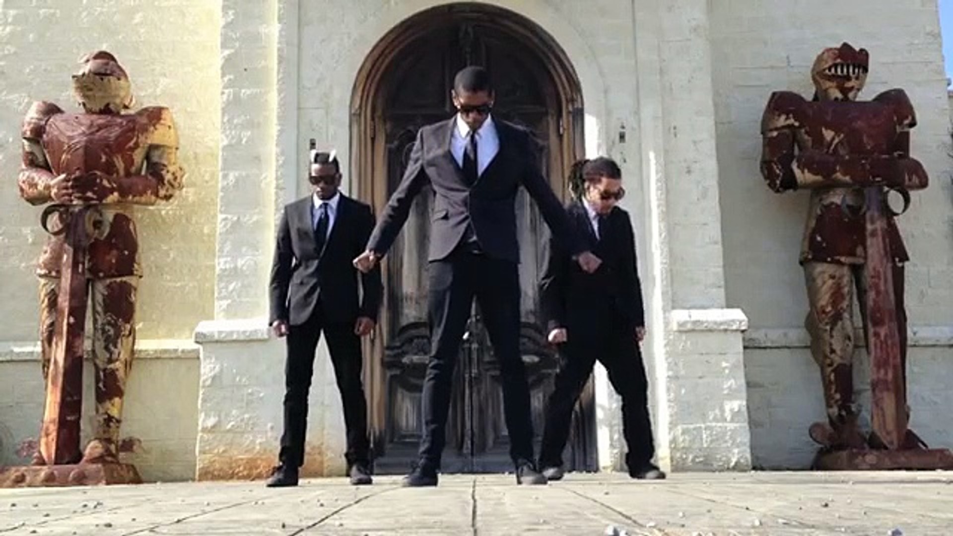 ⁣Dragon House Dubstep dance