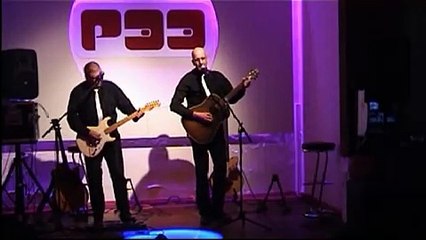 Down under - men at work - colin hay version - COOL STRINGS