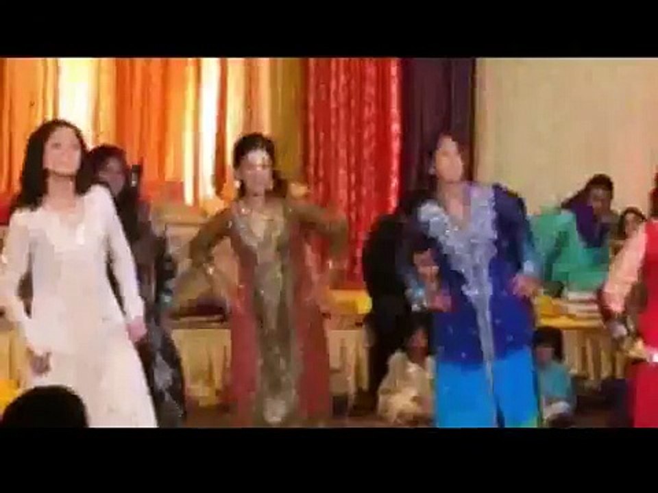 Punjabi Wedding Desi Girl Best Dance ''Bhangra Style''