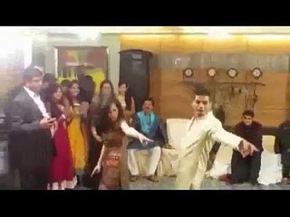 Punjabi Wedding Mehndi Night Couple Dance 'Pretty Women'