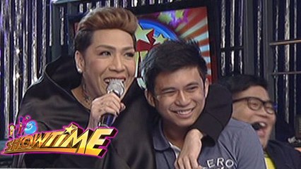 It's Showtime: It's Showtime family gives gift to a netizen