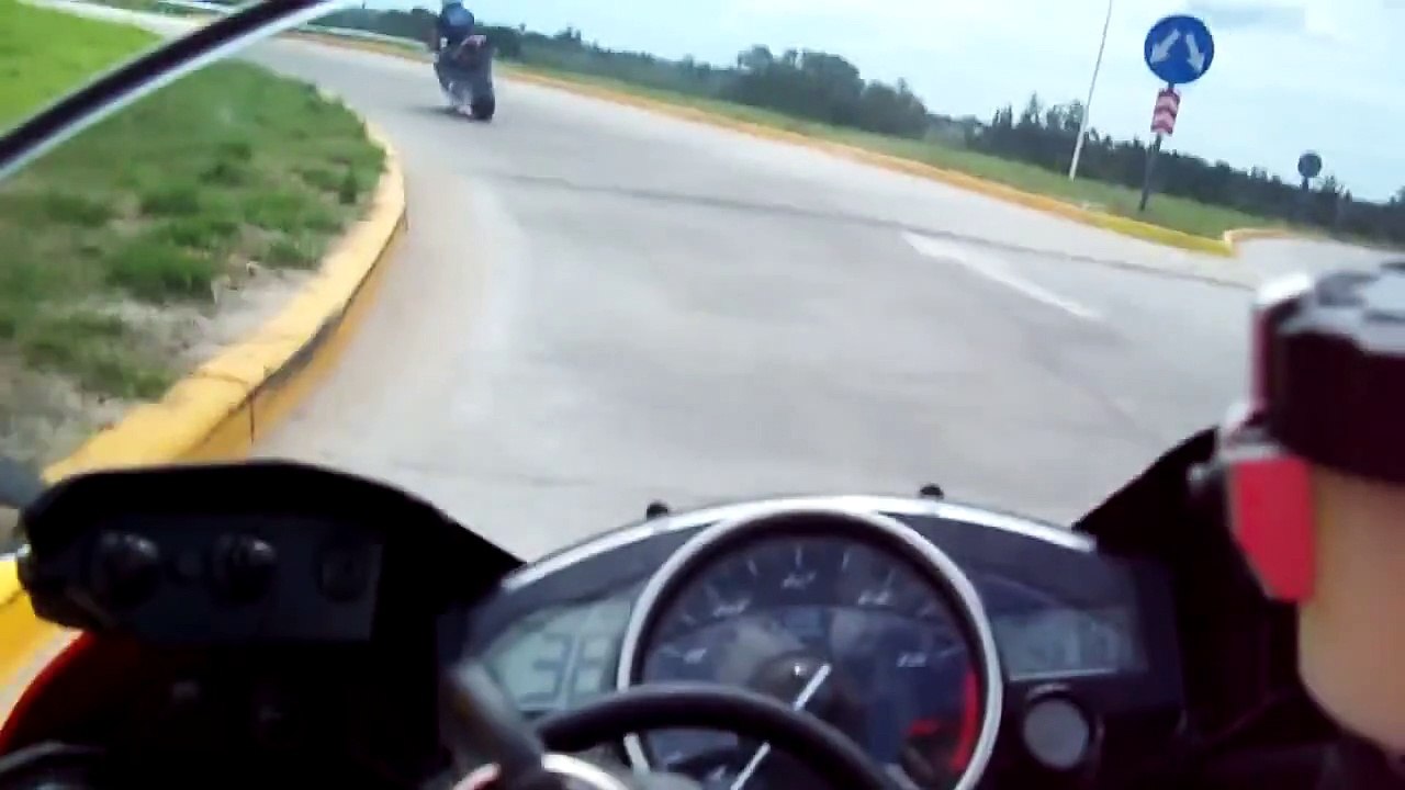 Yamaha R6 Turbo Vs YZF R1 irresistible power