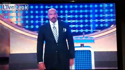 Woman doesn't shake hands on family feud