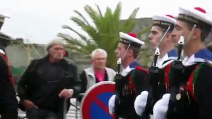 Cérémonie Défilé Ecole Fusiliers Marins CONCARNEAU 5 OCTOBRE 2012 - Video Dailymotion