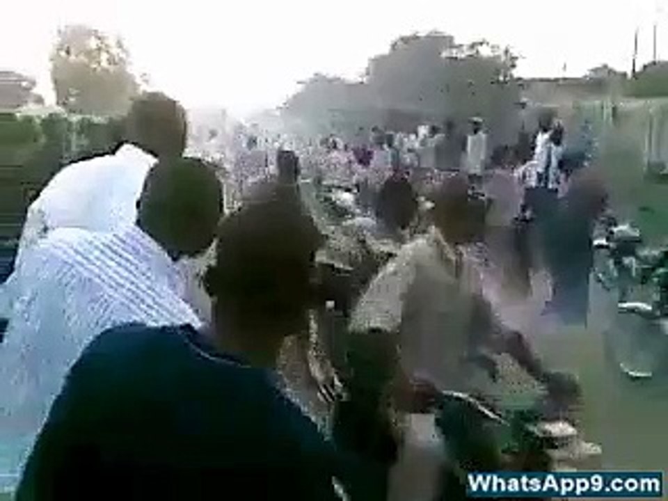 No Hand Bike Stunt - Must Watch Its Amazing(whatsapp9.com)