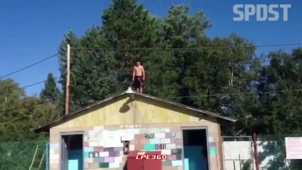 Funny Videos: Stupid people doing stupid things - Fail Compilation September 2015