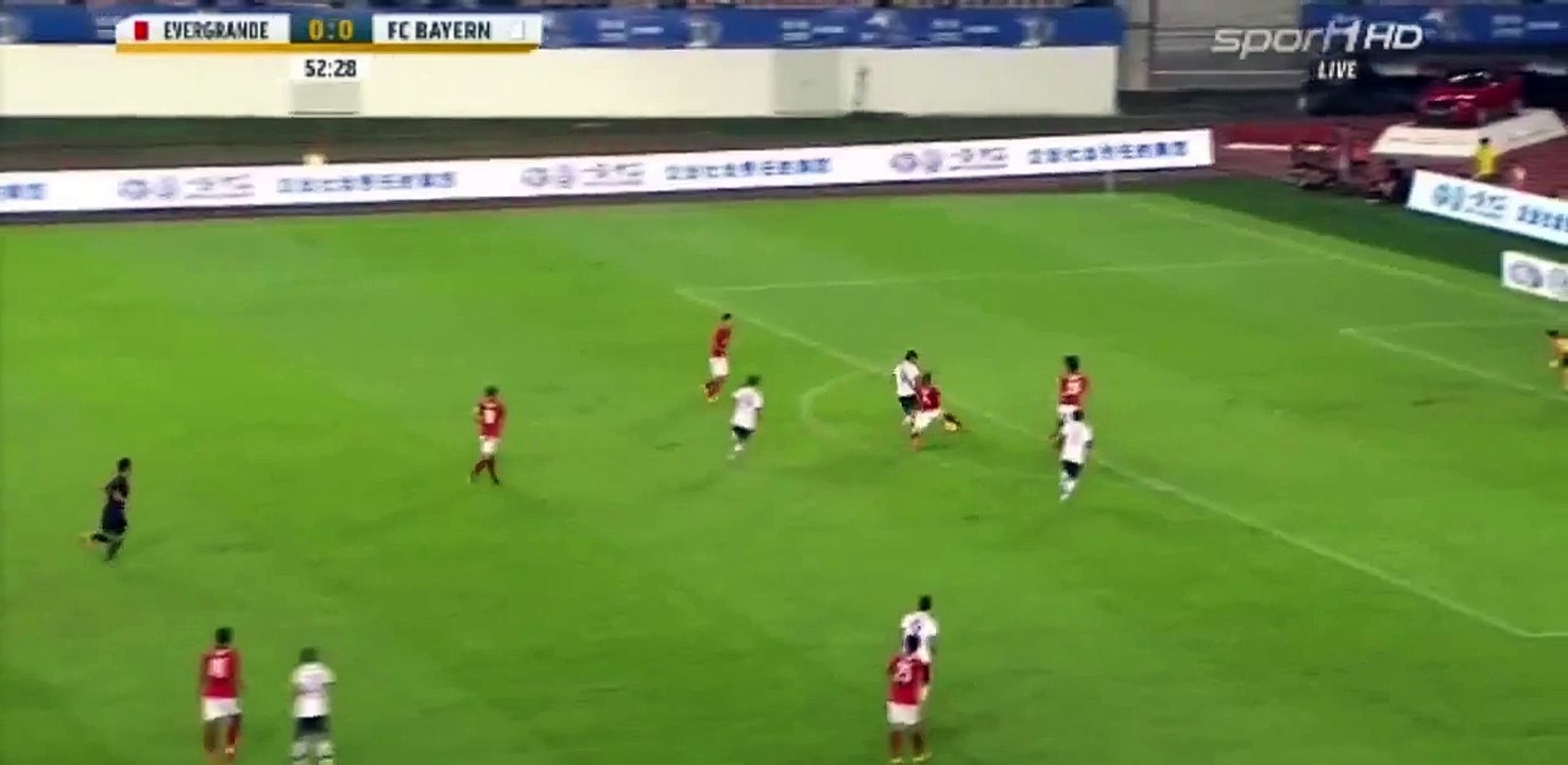 Funny football Bayern Munich vs Guangzhou Evergrande   Thiago Foul  Club Friendly  23072015