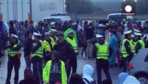 Κατά χιλιάδες περνούν οι μετανάστες τα σύνορα με την Αυστρία