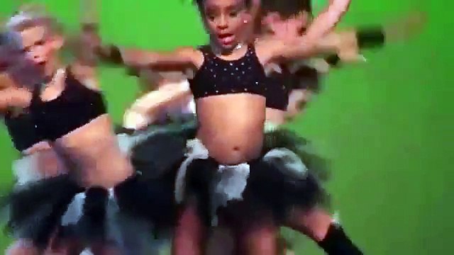 Children Good Dance on Stage | Children dance | baby otter