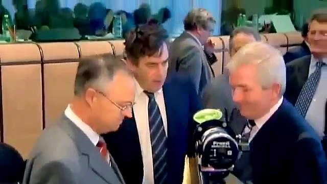 Euro - Schulden - Krise: Griechenland Part 2. SF DoKu Th. Waigel, H. Eichel, K.H. Grasser