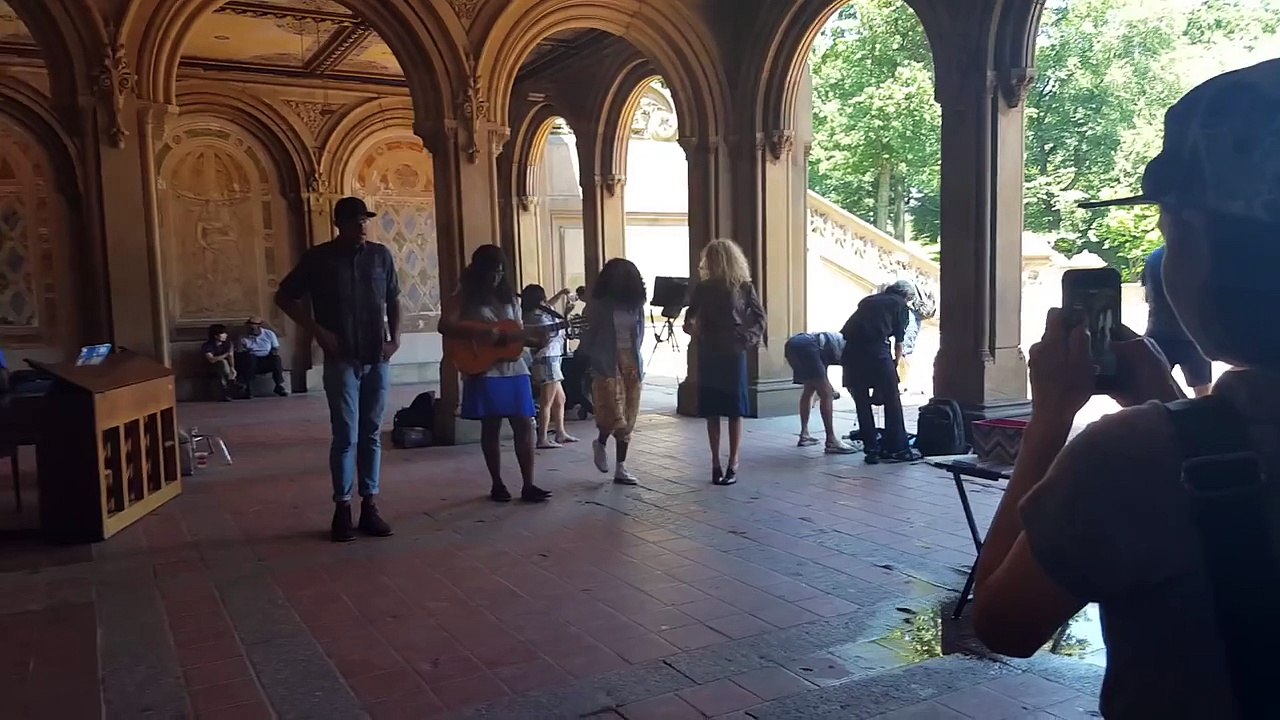 Tori Kelly sings Oceans by Hillsong (with Infinity's Song)