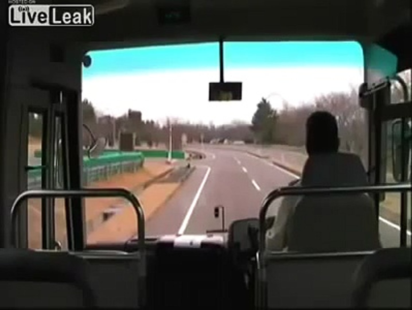 News Nepal 7.8 Earthquake Shocking Moment in BUS! Watch It 2015