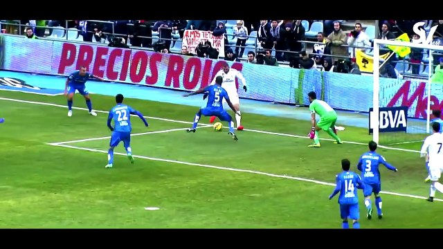 Cristiano Ronaldo vs Lionel Messi 2015 The Ultimate Skills & Goals Battle HD