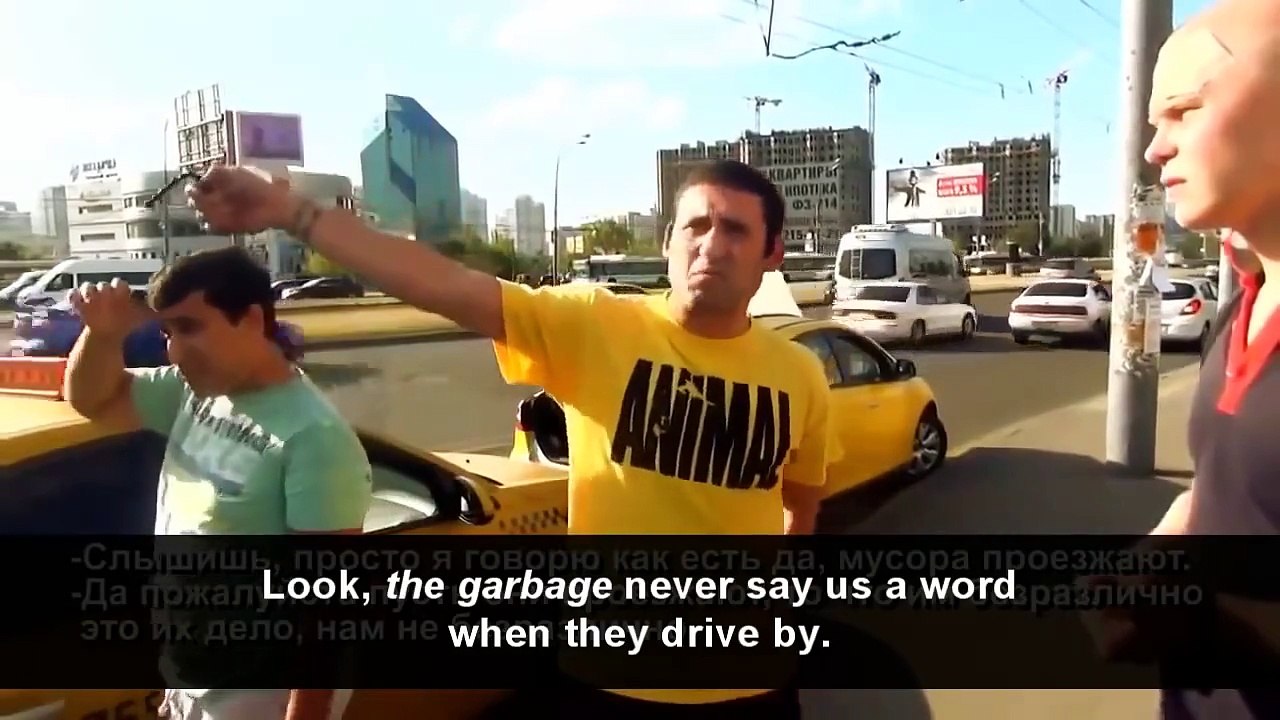 Le groupe Russe Stop a Douchebag se bagarrent avec des chauffeurs de taxi mal garés